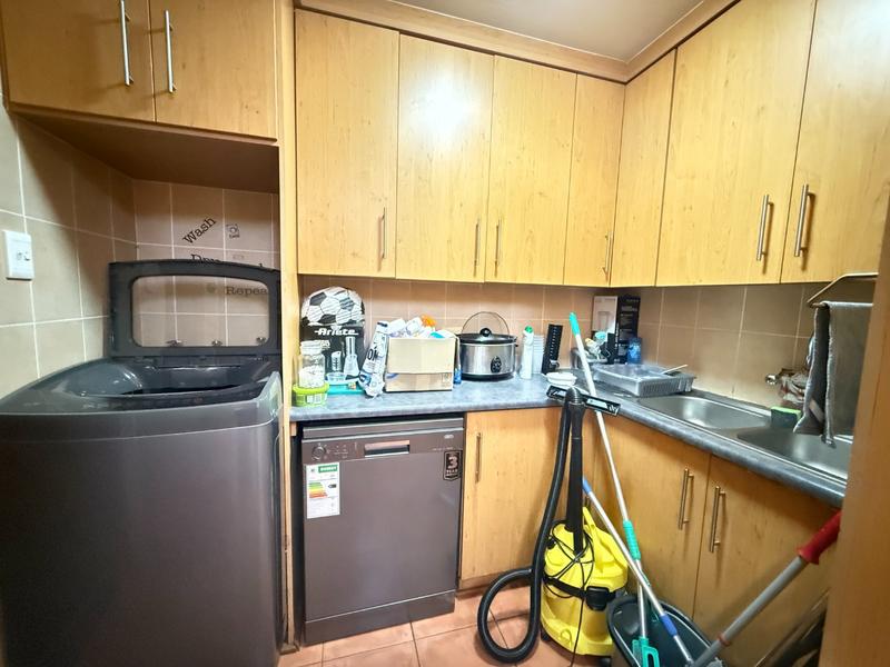 4 Bedroom Property for Sale in Bergzicht Western Cape